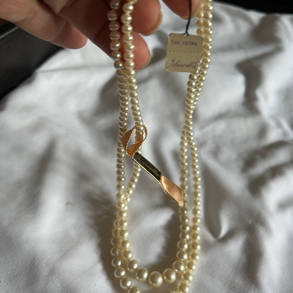 Marvella vintage faux pearl necklaces - Picture 3 of 6